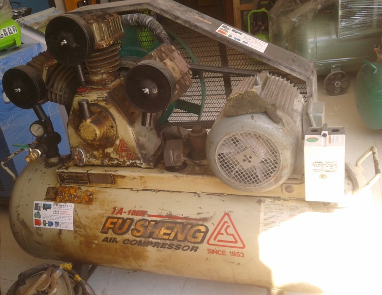 二手螺桿式、活塞機(jī)空壓機(jī)出租出售